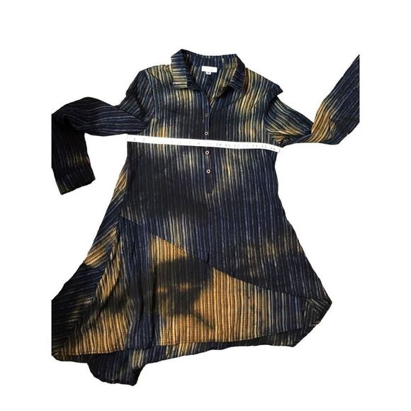 Adore accordion style blue and beige asymmetrical popover blouse - Picture 7 of 12